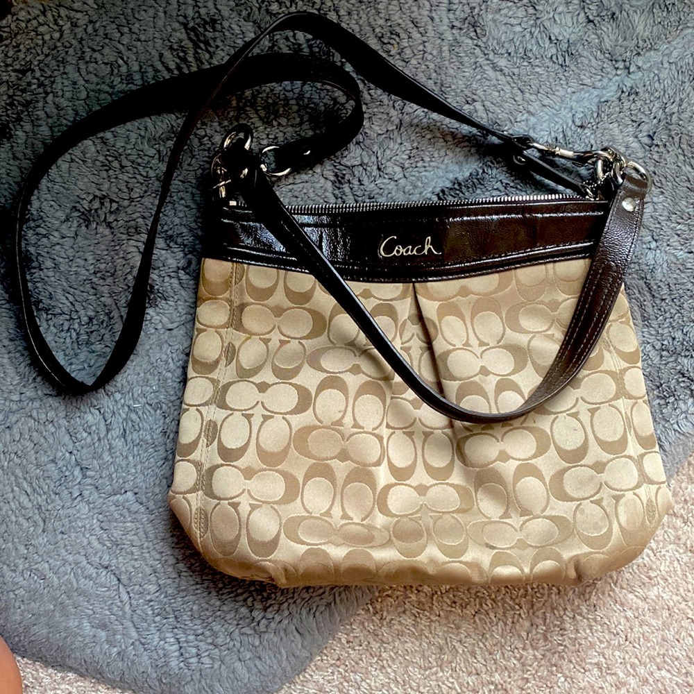 Authentic Coach Crossbody/Shoulder Bag pristine condition
